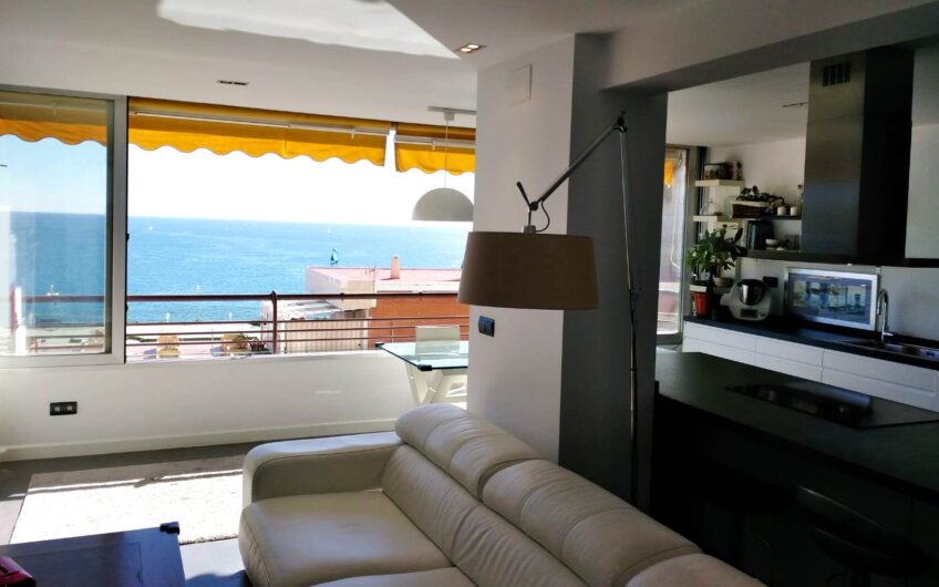 RENOVATED APARTMENT WITH SEA VIEWS